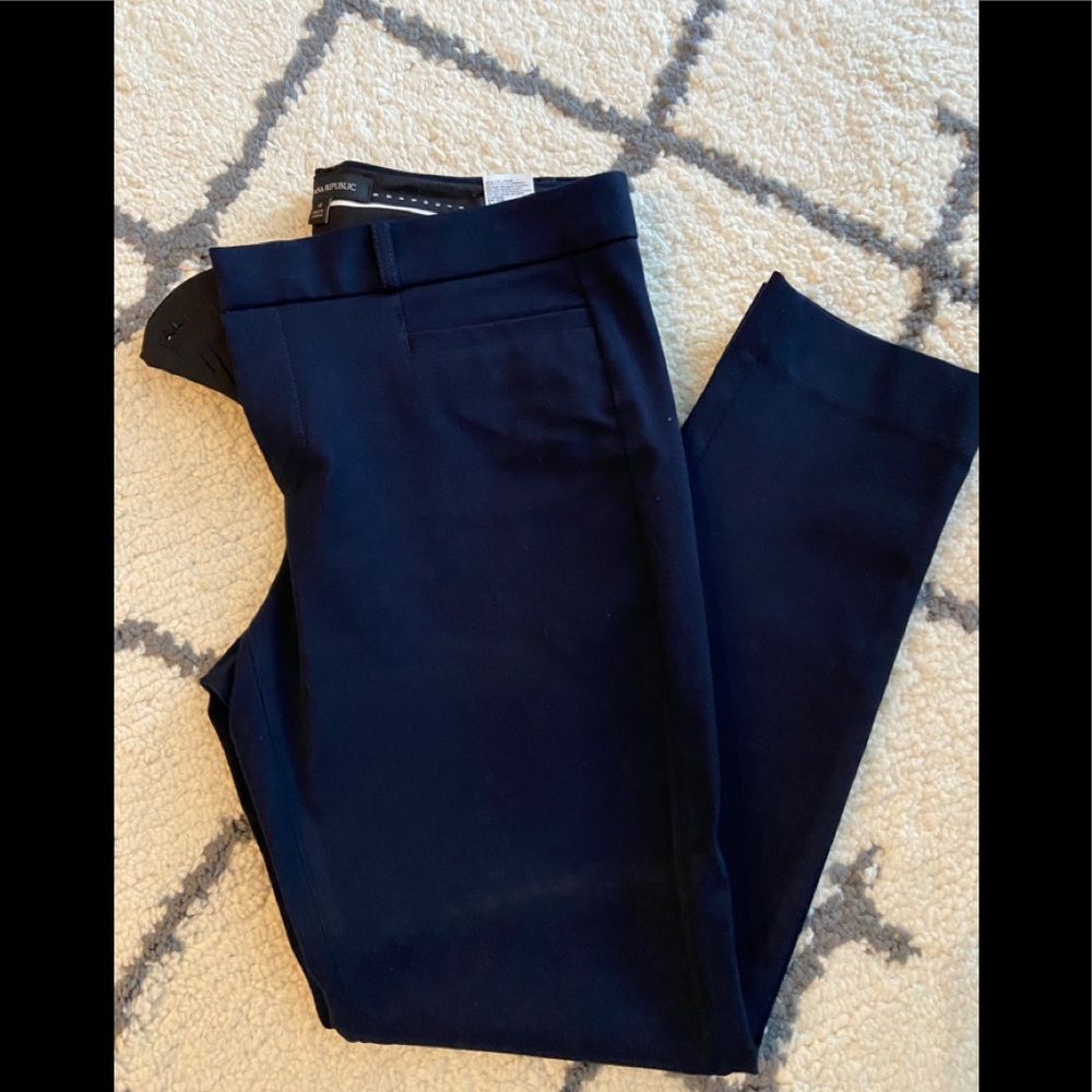 Banana Republic Dark Navy Pencil Pant in Size 6